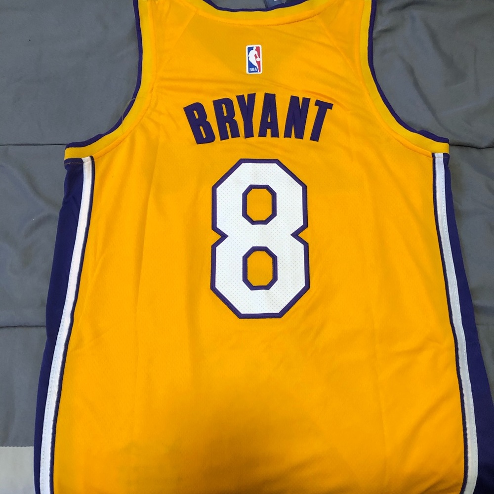 Kobe Bryant jersey - Picture 2 of 3
